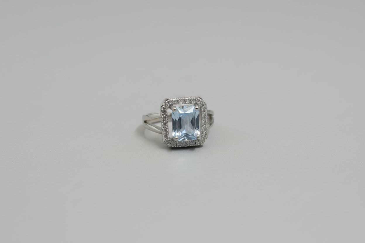 A2 Medium size adjustable zircon ring
